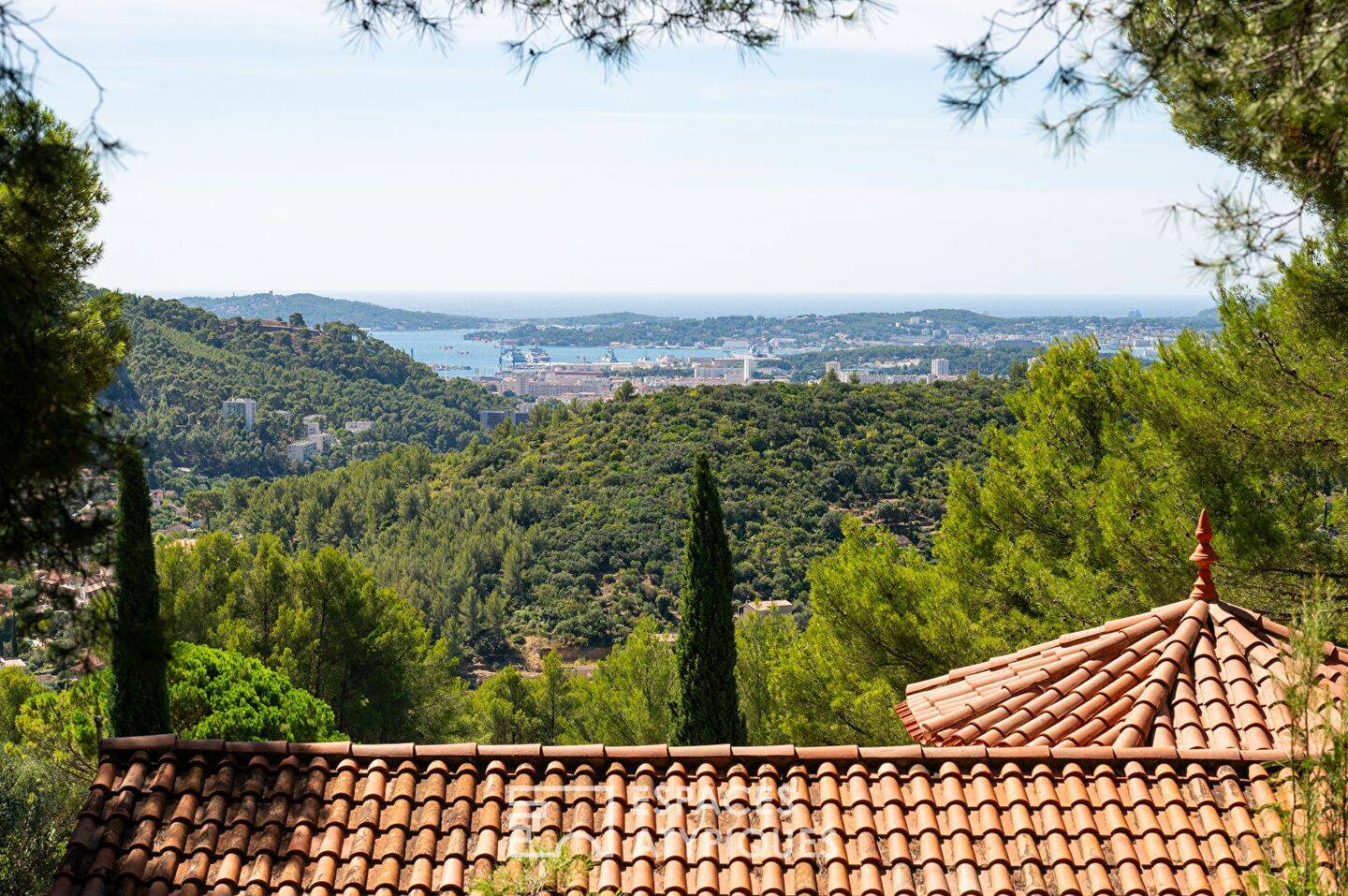 Appartement 5 pièces 150 m² · à Le Revest-les-Eaux · 150 m² · 2 300 €