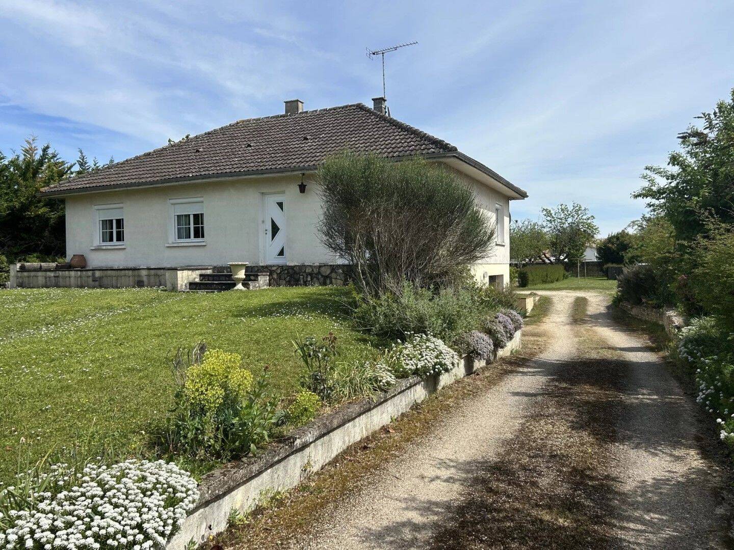 Maison 6 pièces 96 m² · à Neuville-de-Poitou · 96 m² · 210 000 €