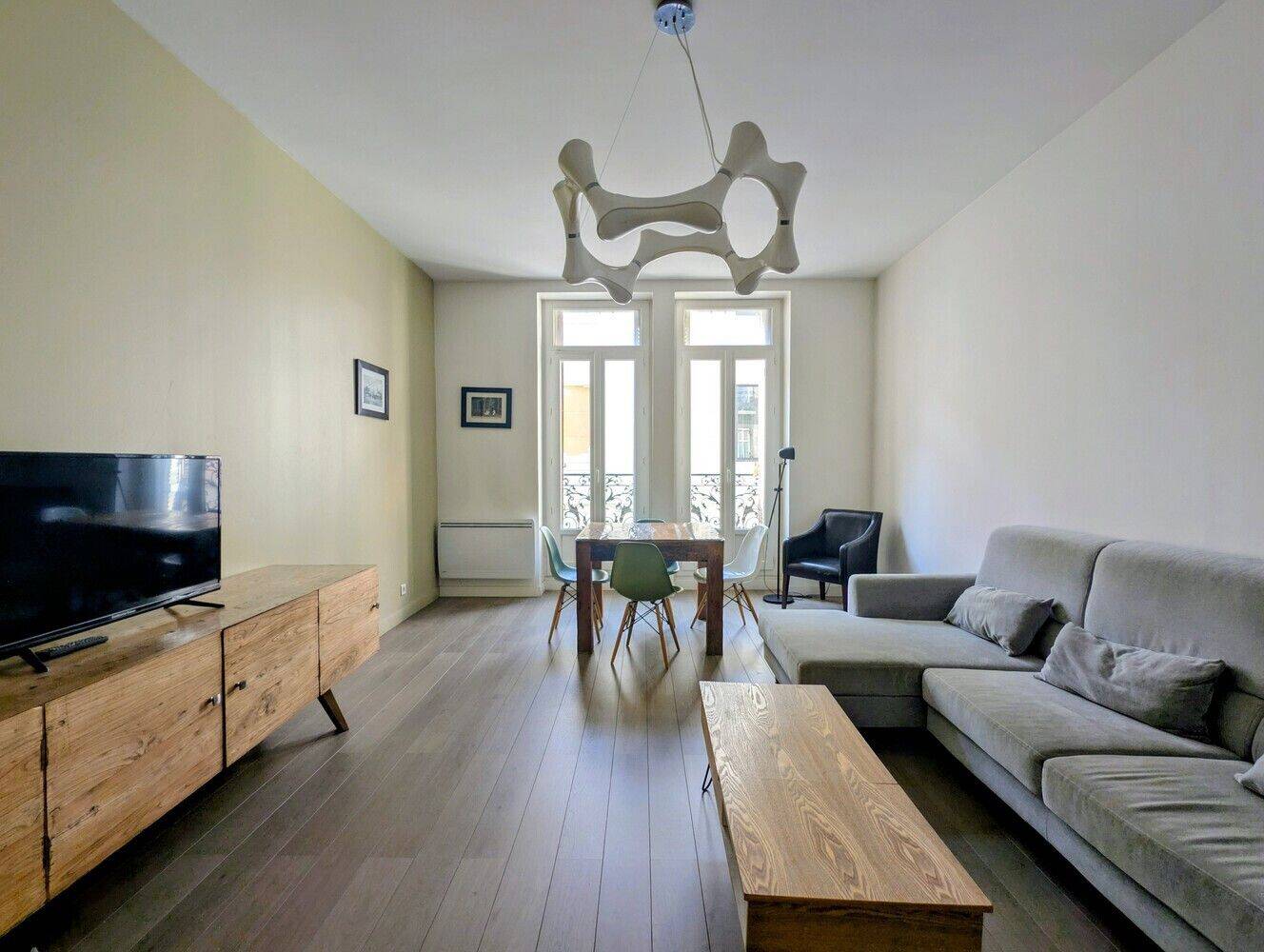 Appartement 3 pièces 72 m² · à Marseille 6ème Arrondissement · 72 m² · 290 000 €