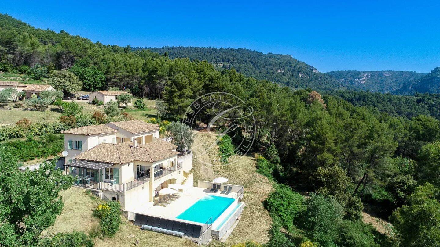 Maison 5 pièces 213 m² · à Ampus · 213 m² · 695 000 €