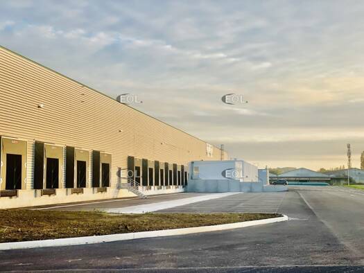 Entrepôt à louer 120 775 € 14 493 m² d'espace de stockage Remy 60190