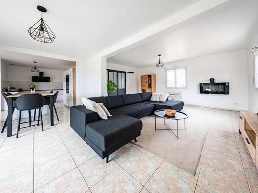 Maison à vendre 582 000 € 8 pièces 5 chambres 169,8 m² 1 396 m² de terrain Sennecey-lès-Dijon 21800