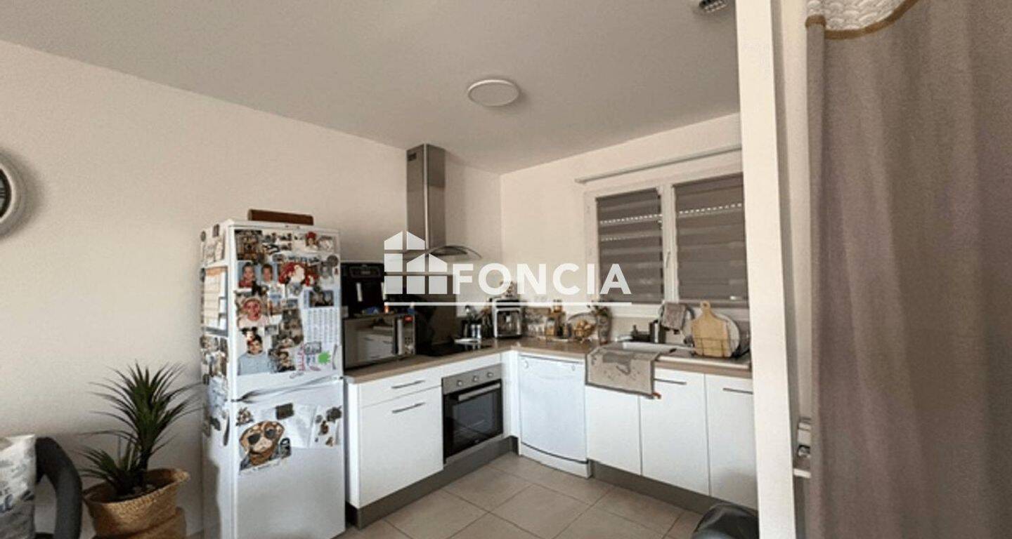 Appartement 3 pièces 61 m² · à Althen-des-Paluds · 60,7 m² · 715 €