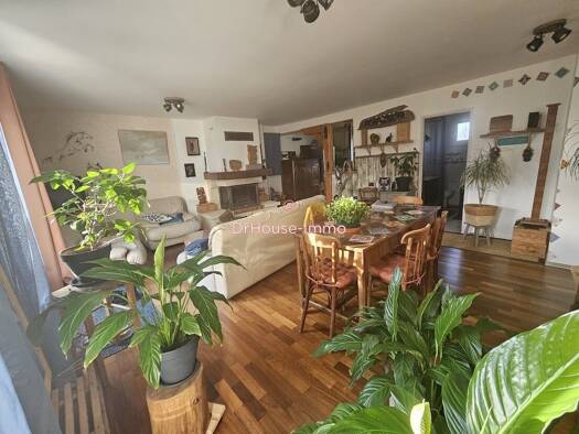 Maison à vendre 209 000 € 6 pièces 3 chambres 109 m² 1 805 m² de terrain Nord Montpon-Ménestérol 24700