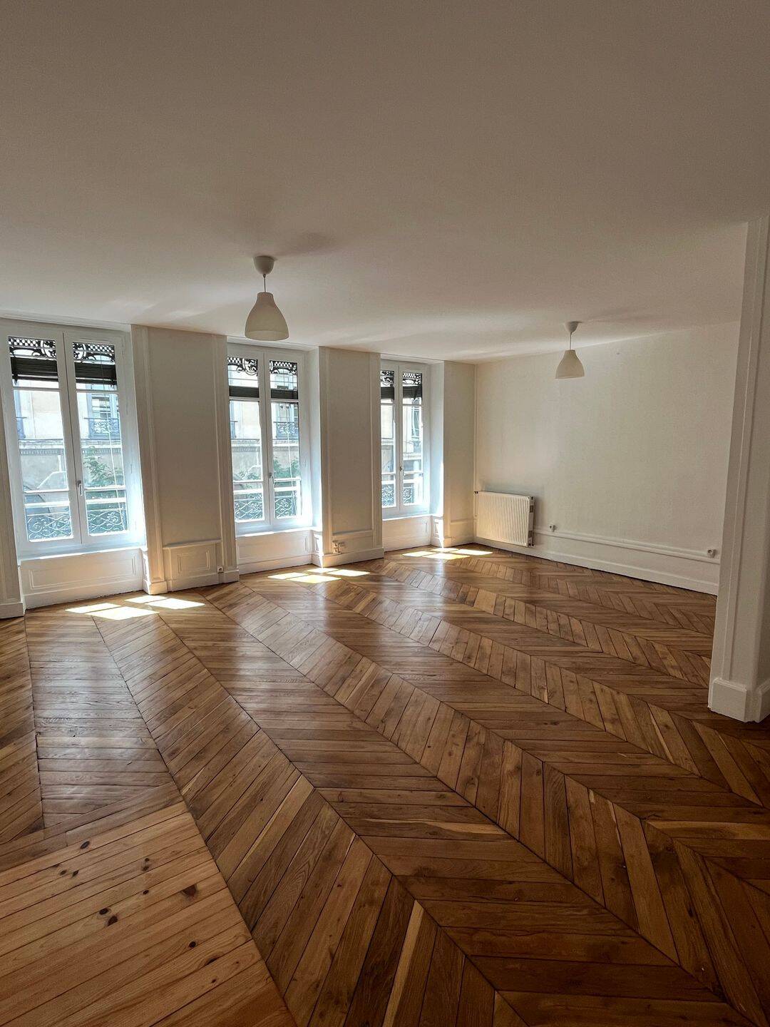 4 pièces 112 m² · à Lyon 2ème Arrondissement · 112 m² · 1 880 €/mois