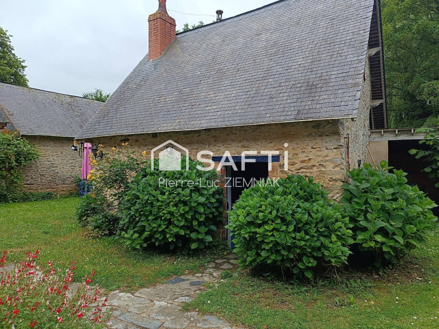 Maison 6 pièces 153 m² · à La Cropte · 153 m² · 225 200 €