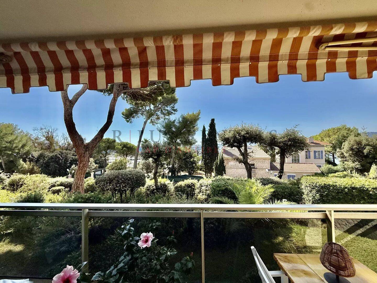 Appartement 2 pièces 83 m² · à Antibes · 83 m² · 2 727 €/mois
