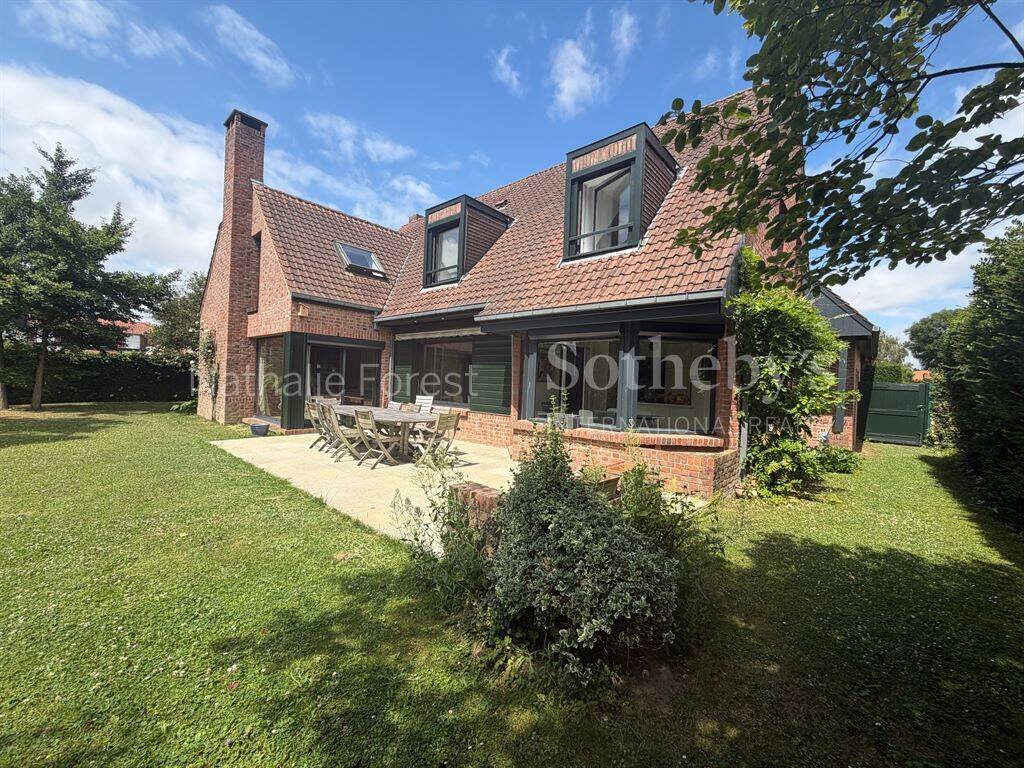 Maison 6 pièces 219 m² · à Marcq-en-Barœul · 219 m² · 3 800 €