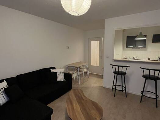 Appartement à louer 580 € 1 pièce 29 m² 3 étages disponible dès maintenant Lecoq Clermont-Ferrand 63000
