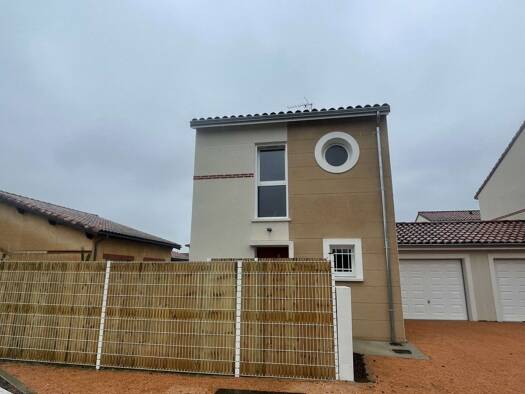 Maison à louer 1 035 € 4 pièces 3 chambres 89,8 m² Eaunes 31600