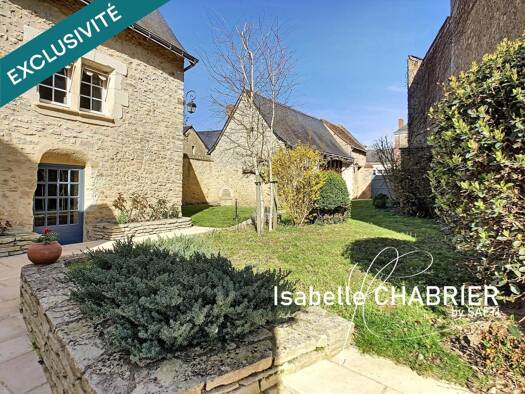 Maison à vendre 299 000 € 8 pièces 3 chambres 172 m² 1 251 m² de terrain Huillé 49430