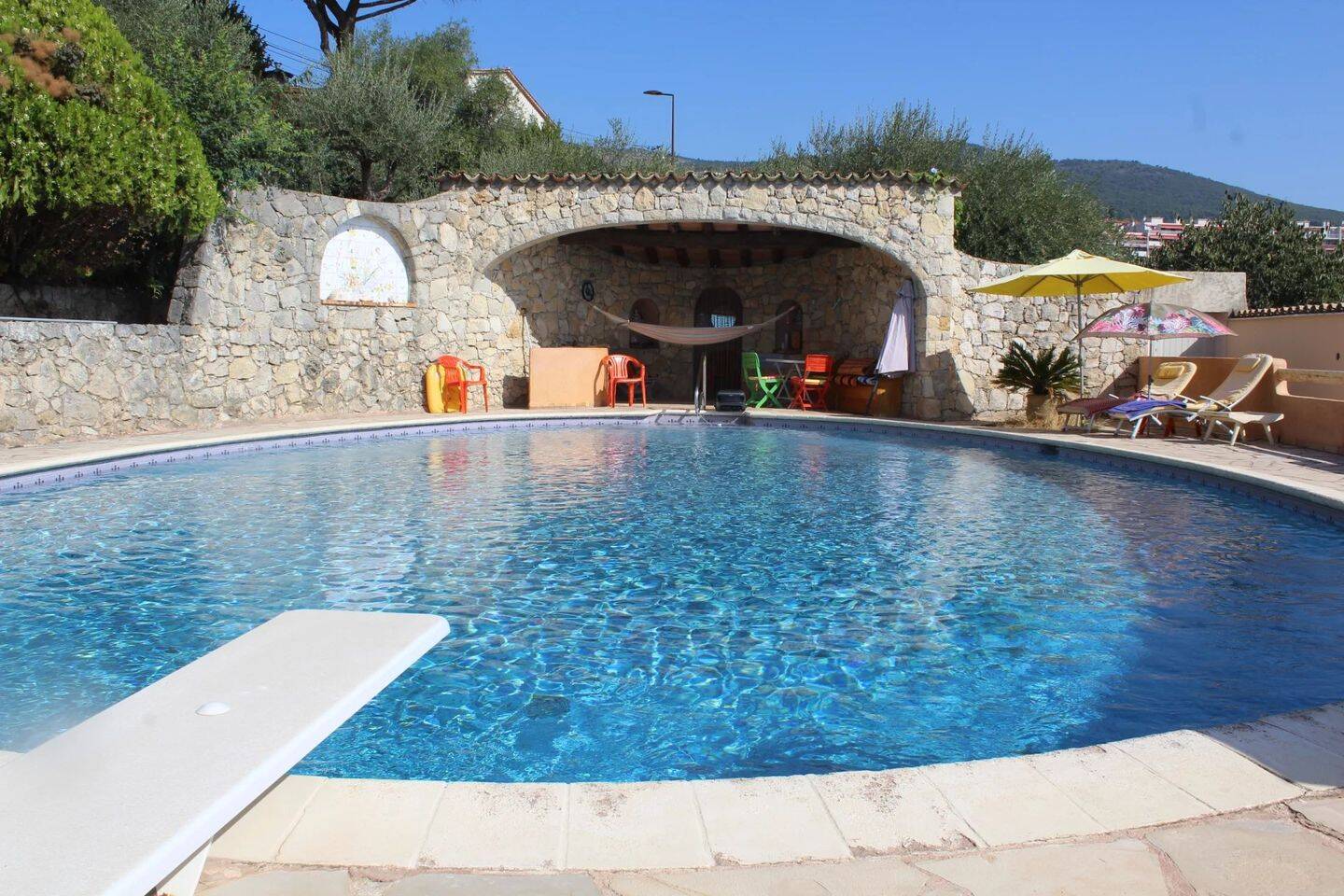 Maison 10 pièces 265 m² · à Grasse · 264,6 m² · 1 100 000 €