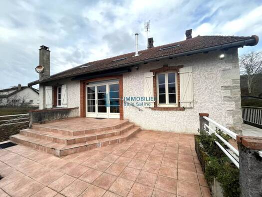 Maison à vendre 159 000 € 11 pièces 6 chambres 212 m² 447 m² de terrain Mouchard 39330