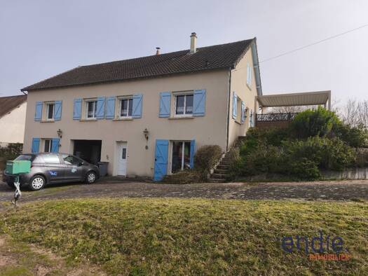 Maison à vendre 200 000 € 5 pièces 4 chambres 155 m² 1 302 m² de terrain Villefranche-d'Allier 03430