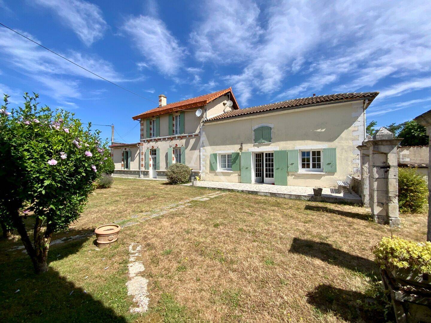 Maison 6 pièces 138 m² · à Barbezieux-Saint-Hilaire · 138 m² · 220 500 €