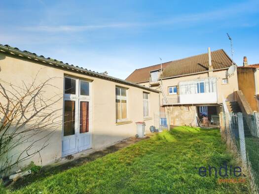 Immeuble à vendre 116 000 € 152 m² Ieme Zone Commentry 03600