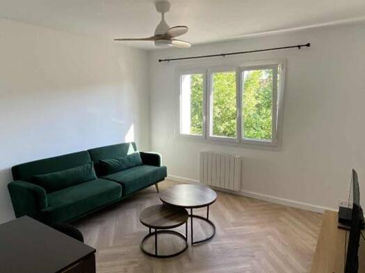 Colocation à louer 420 € 1 pièce 3 chambres 20 m² 3ème étage Calvaire Hugo Cécile-Châteauvert 2-Châteauvert 2 Valence 26000