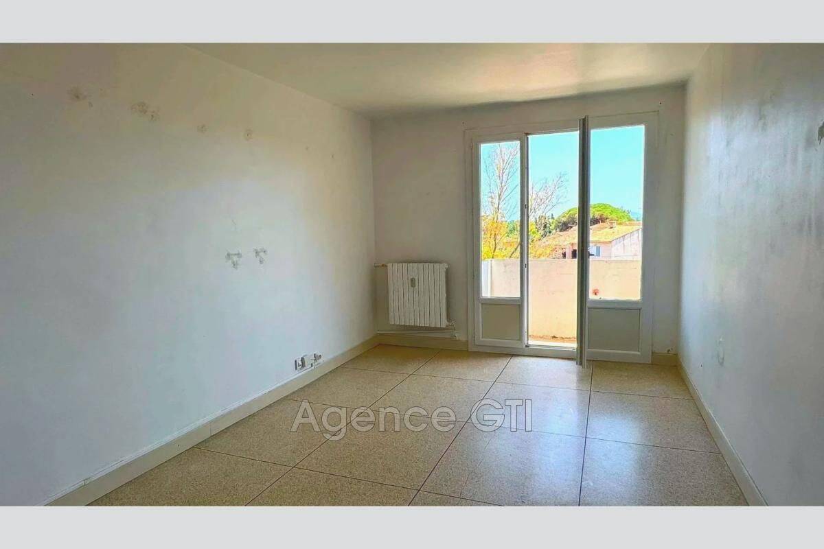 Appartement 4 pièces 65 m² · à Hyères · 65 m² · 907 €