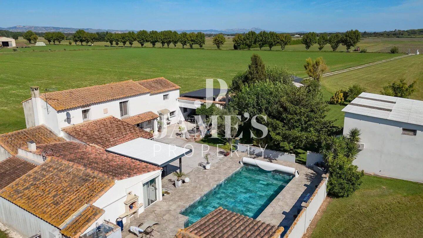 Maison 159 m² · à Arles · 159 m² · 990 000 €