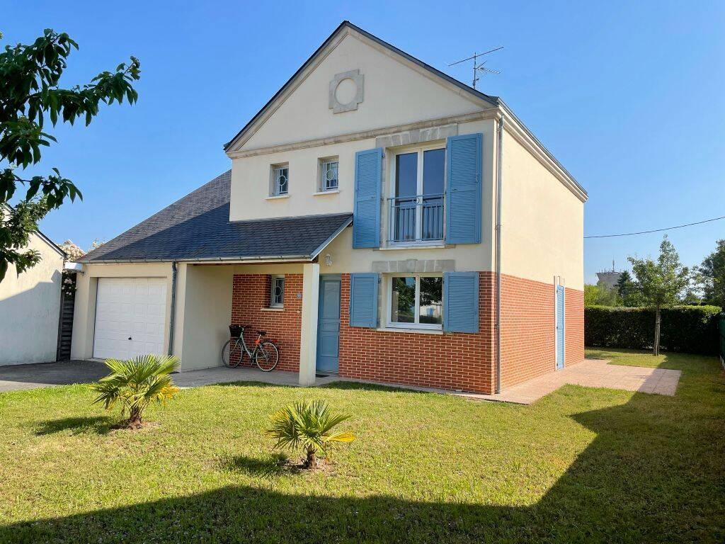 Maison 5 pièces 110 m² · à Olivet · 110,2 m² · 1 384 €