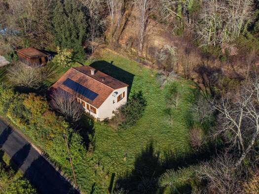 Maison de plain-pied à vendre 172 000 € 6 pièces 3 chambres 80 m² 6 032 m² de terrain Couze-et-Saint-Front 24150