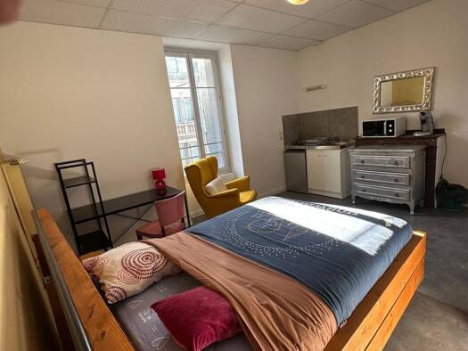 Appartement à louer 490 € 1 pièce 20 m² Étage 1/2 disponible dès maintenant Pradeau-Gare-Rue G.Lassale Tarbes 65000