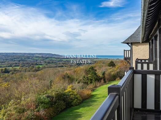 Appartement à vendre 325 000 € 2 pièces 1 chambre 44,2 m² Étage 2/3 Tourgéville 14800