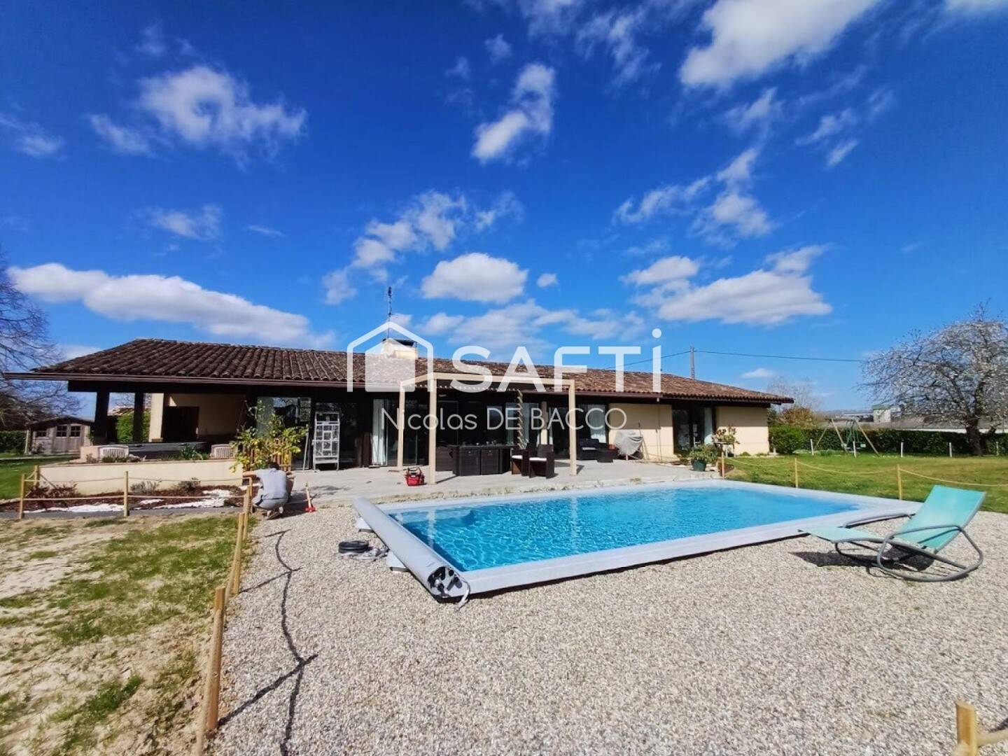 Maison 7 pièces 182 m² · à Damazan · 182 m² · 294 000 €
