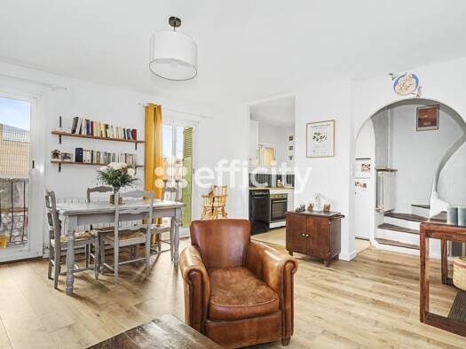 Maison de ville à vendre 230 000 € 3 pièces 2 chambres 63 m² Centre Ville Aubagne 13400