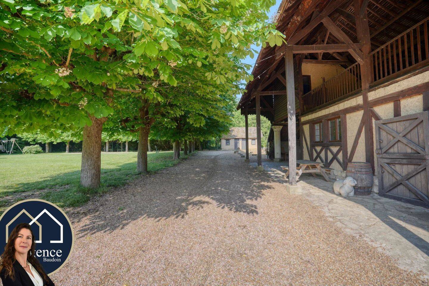 Maison 16 pièces 410 m² · à Anet · 410 m² · 1 110 000 €