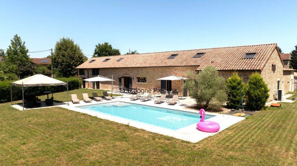Maison 8 pièces 338 m² · à Tournus · 338 m² · 845 000 €