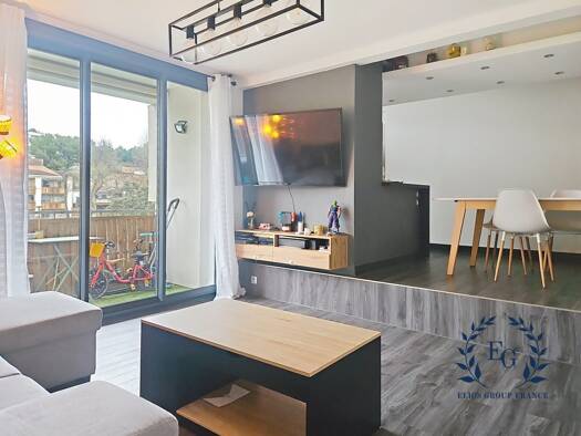 Appartement à vendre 249 000 € 4 pièces 3 chambres 73 m² Étage 2/5 Aubagne 13400