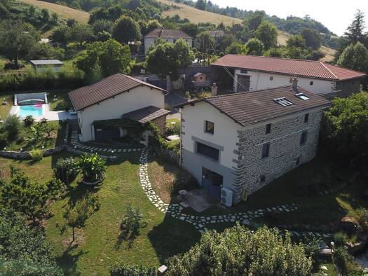 Ferme à vendre 925 000 € 1 pièce 4 chambres 176,9 m² 3 811 m² de terrain La Talaudière 42350