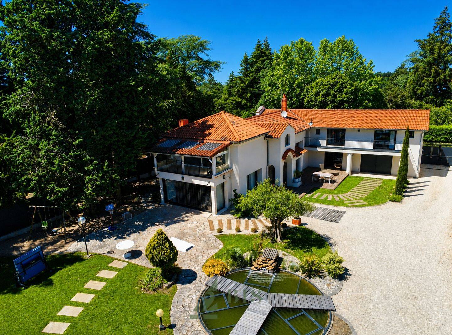 Maison 7 pièces 270 m² · à Riorges · 270 m² · 560 000 €