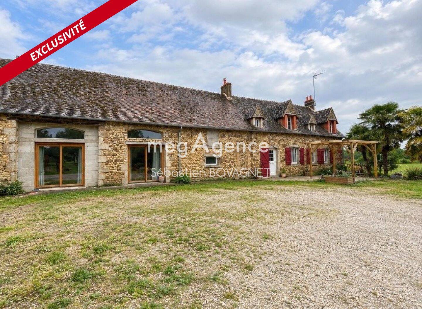 Maison 10 pièces 250 m² · à Beaumont-sur-Sarthe · 250 m² · 290 000 €