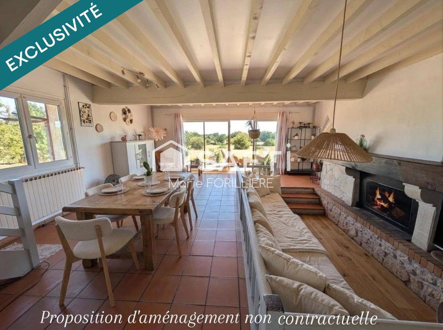 Maison 9 pièces 216 m² · à Bayas · 216 m² · 250 000 €