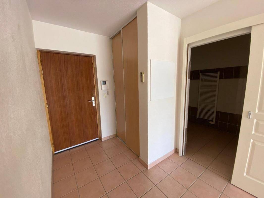 Appartement 1 pièce 30 m² · à Laragne-Montéglin · 30 m² · 375 €/mois