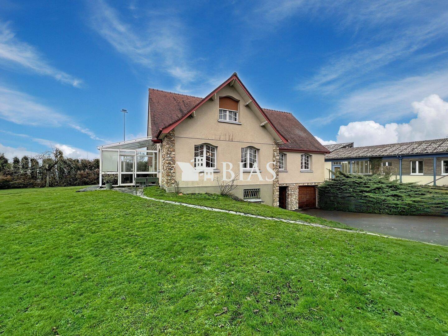 Maison 7 pièces 179 m² · à Bernay · 179 m² · 280 000 €