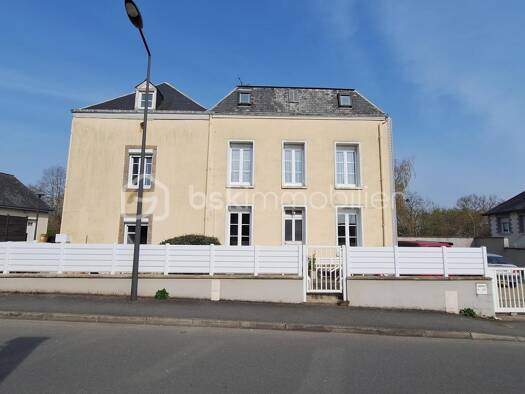 Maison de ville à vendre 126 900 € 7 pièces 5 chambres 131 m² Sud Ouest Mayenne 53100