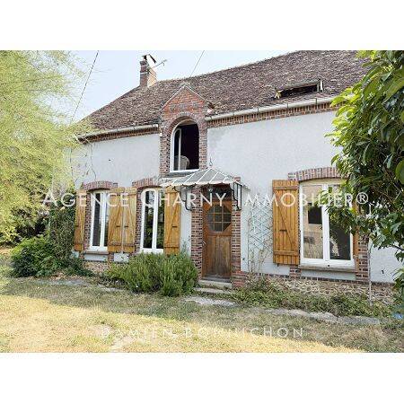 Maison 5 pièces 170 m² · à Charny Orée de Puisaye · 170 m² · 135 000 €