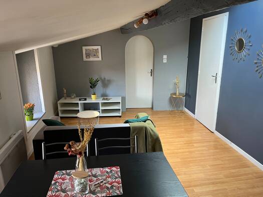 Appartement à louer 600 € 3 pièces 1 chambre 49 m² Étage 3/3 Centre Ville Niort 79000