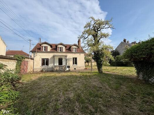 Maison à vendre 176 400 € 5 pièces 4 chambres 110 m² 866 m² de terrain Montereau-Fault-Yonne 77130