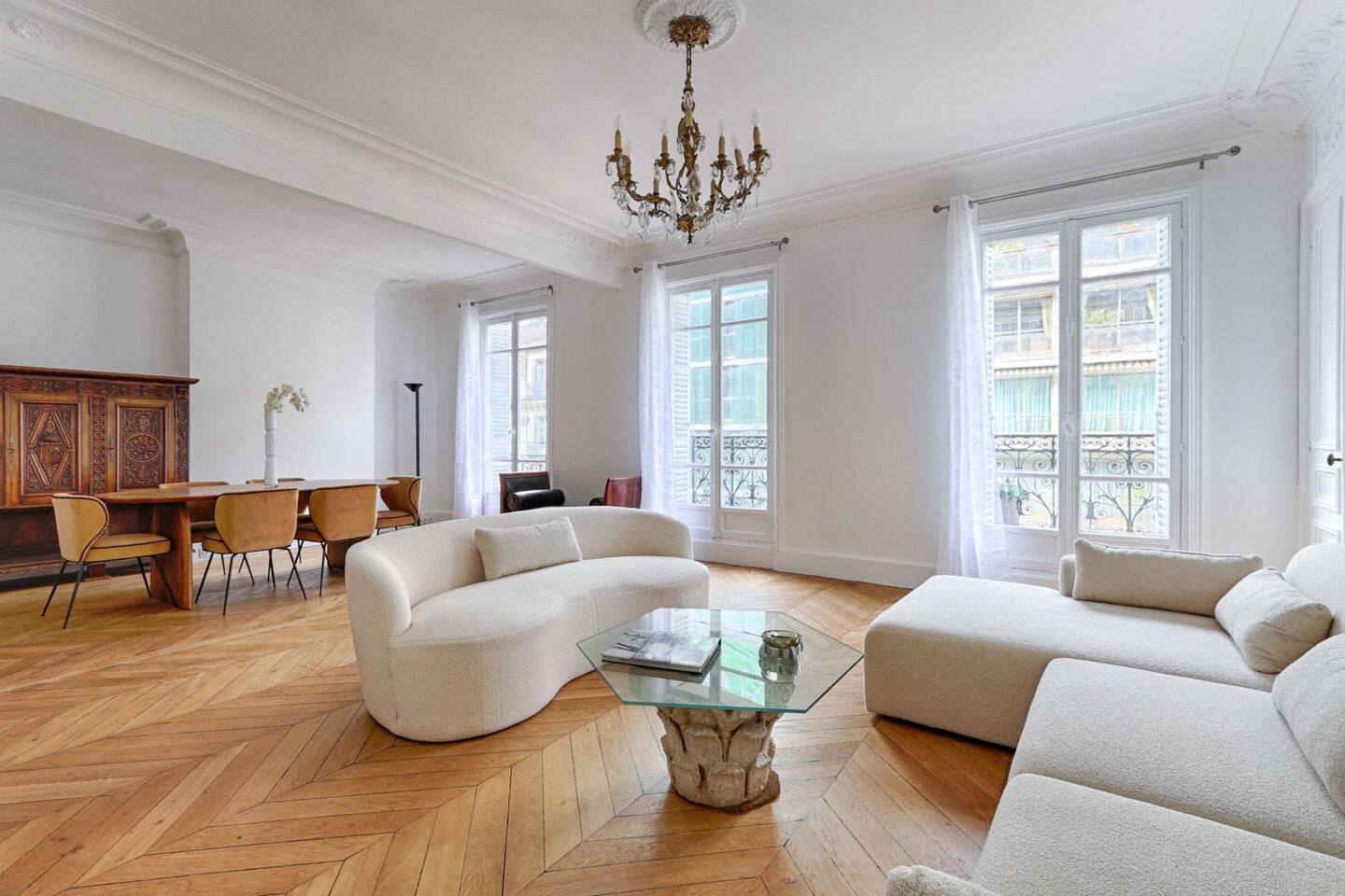 Appartement 5 pièces 117 m² · à Paris 17ème Arrondissement · 117,3 m² · 4 543 €/mois