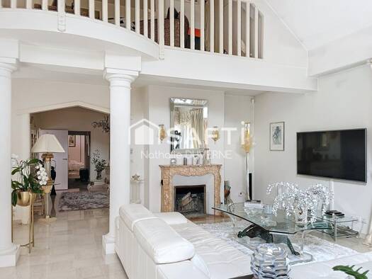 Maison à vendre 1 260 000 € 7 pièces 4 chambres 242 m² 1 677 m² de terrain Étiolles 91450