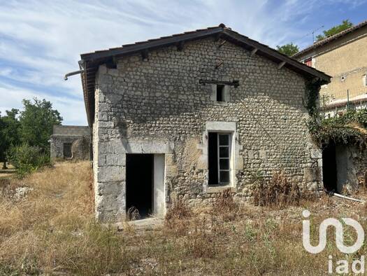 Terrain constructible à vendre 55 000 € 670 m² de terrain Blanzac-Porcheresse 16250