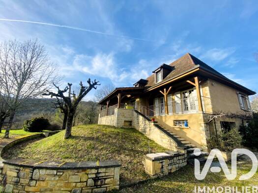 Maison à vendre 262 500 € 6 pièces 4 chambres 146 m² 7 031 m² de terrain Castelfranc 46140