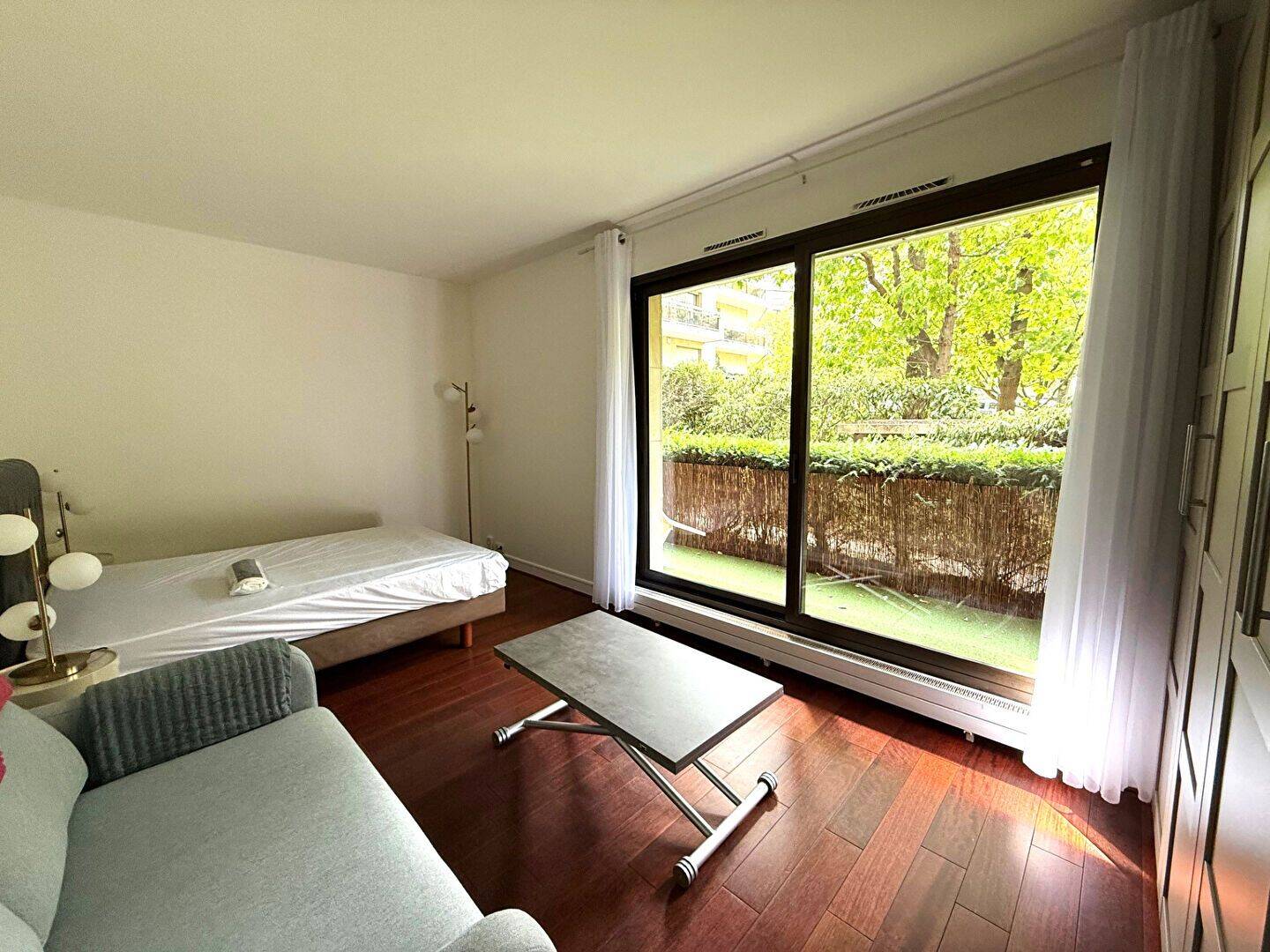 Appartement 1 pièce 27 m² · à Neuilly-sur-Seine · 27,5 m² · 1 330 €/mois
