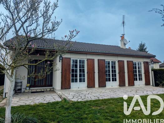 Maison de plain-pied à vendre 98 000 € 4 pièces 2 chambres 85 m² 1 125 m² de terrain Ouzouer-sur-Trézée 45250