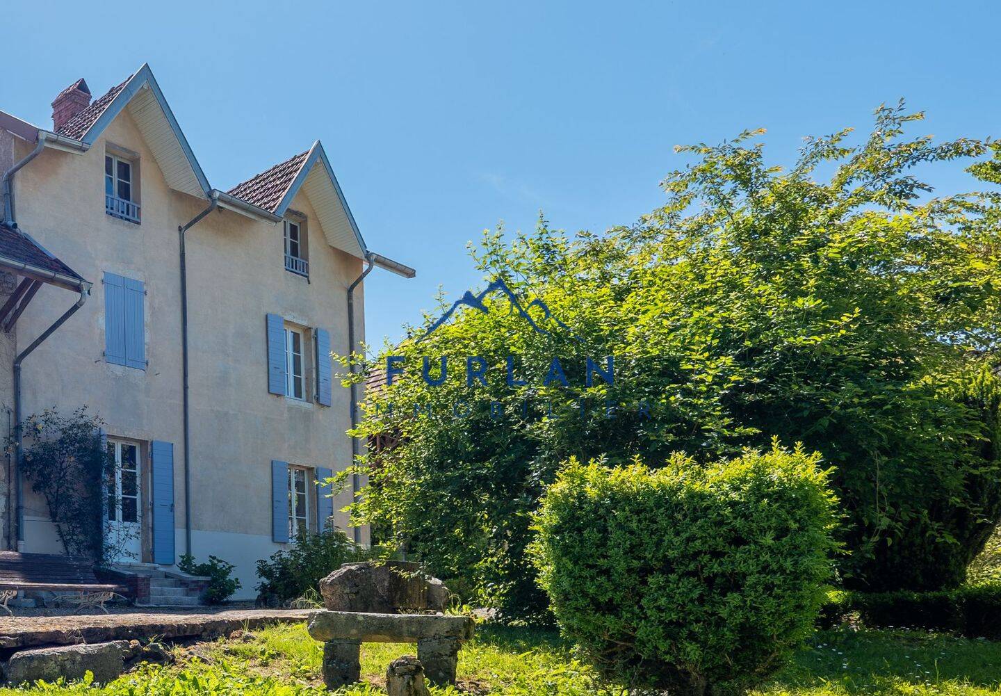 Maison 8 pièces 180 m² · à Ceyzérieu · 180 m² · 295 000 €