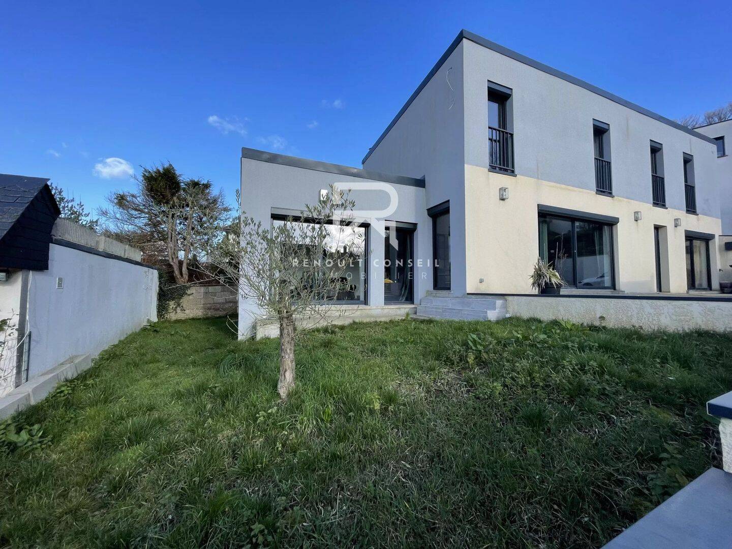 Maison 1 pièce 136 m² · à Bois-Guillaume · 136 m² · 375 500 €